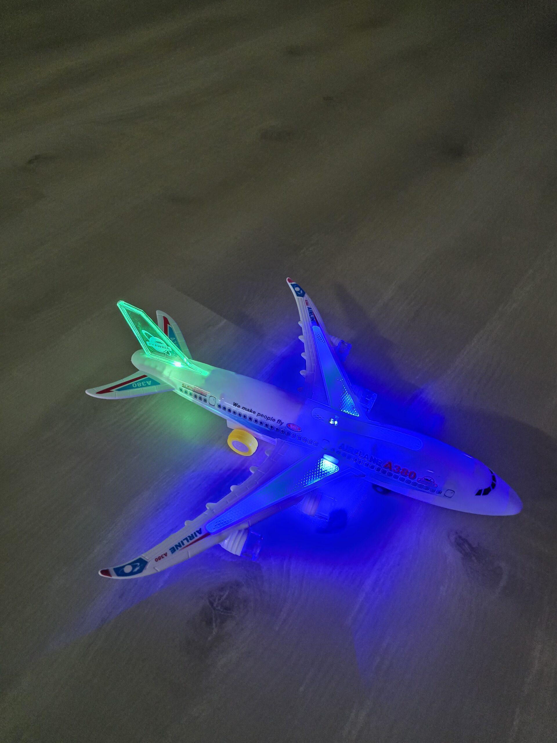 Lėktuvas su šviesomis ir garsu - Image 6