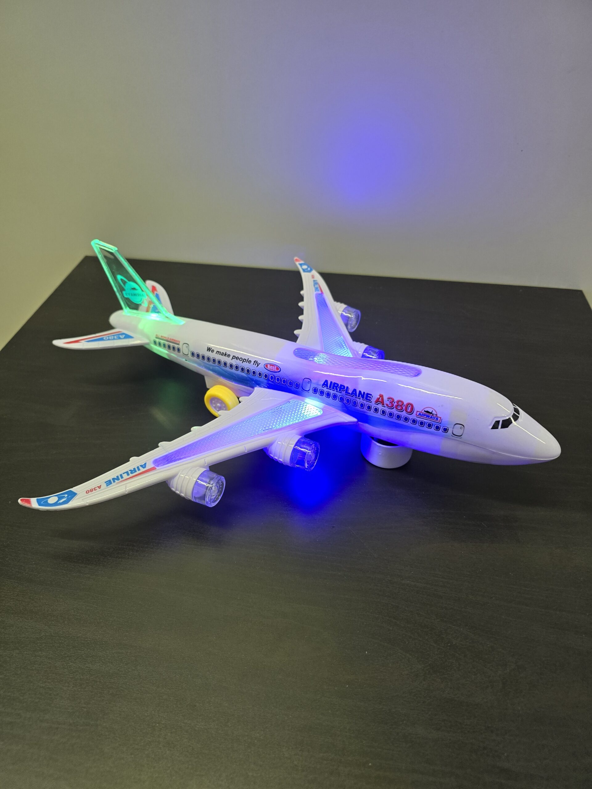 Lėktuvas su šviesomis ir garsu - Image 7