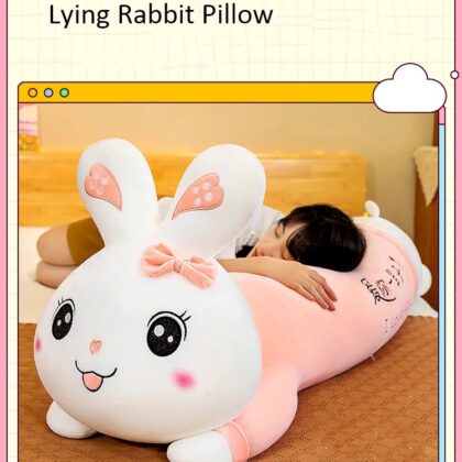 Pliušinis zuikis 90 cm – žaislas ir pagalvė viename