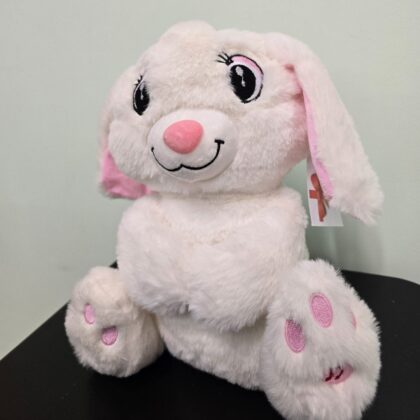 Pliušiniai zuikis melodija, šviesa, kvėpuoja