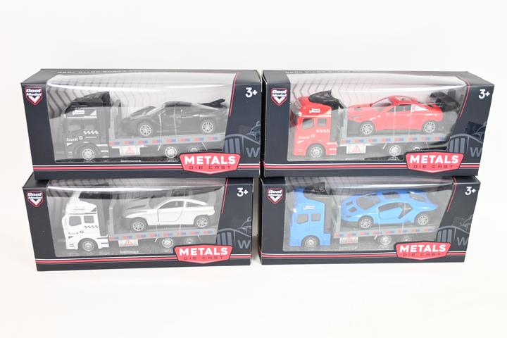 Metalinis sunkvežimis ir sportinis automobilis