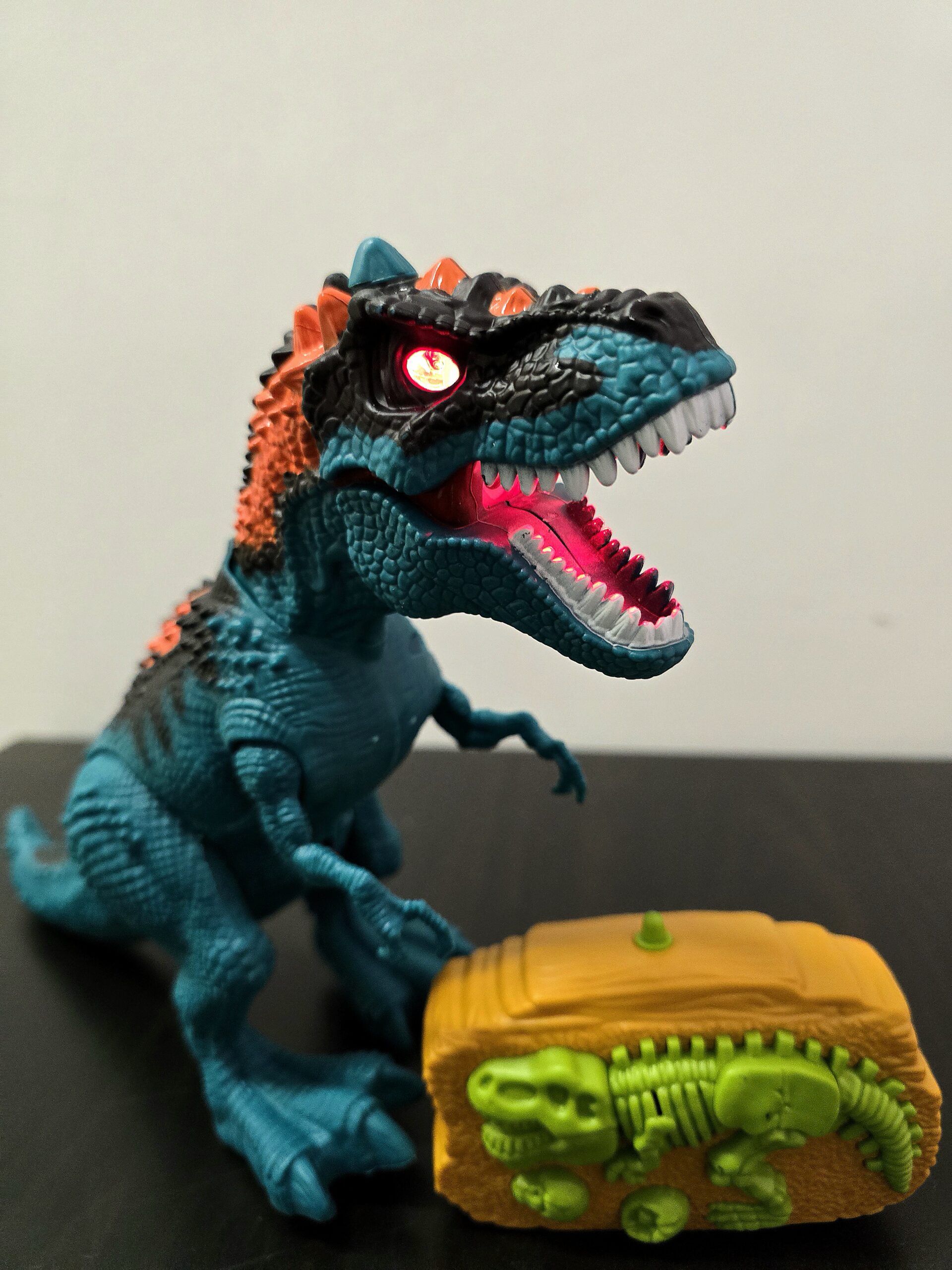 Nuotoliniu būdu valdomas interaktyvus dinozauras „NanYu“ (33 cm) su garų efektu - Image 3