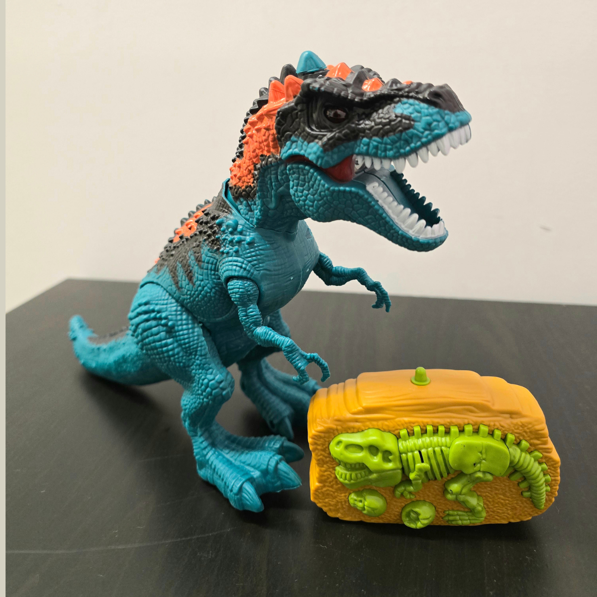 Nuotoliniu būdu valdomas interaktyvus dinozauras „NanYu“ (33 cm) su garų efektu - Image 4